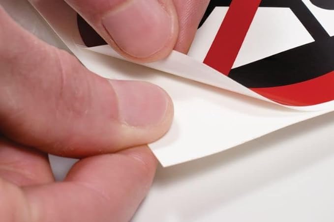 PRODOTTO CHE EMANA GAS INFIAMMABILI A CONTATTO CON L'ACQUA - CARTELLO SEGNALETICO ROMBO ISO 7010 - Adesivo Extra Resistente, Pannello in Forex, Pannello In Alluminio
