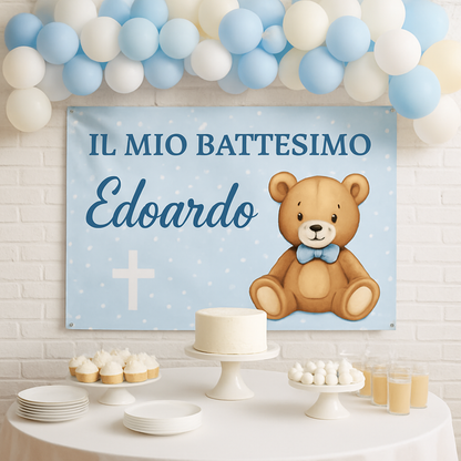 GLOBAL STRISCIONE FONDALE BATTESIMO - Battesimo Orsetto mod 3 - STRISCIONE PERSONALIZZATO IN CARTA O IN BANNER PVC ANCHE DA ESTERNO GARANZIA 5 ANNI - 01 ambientata