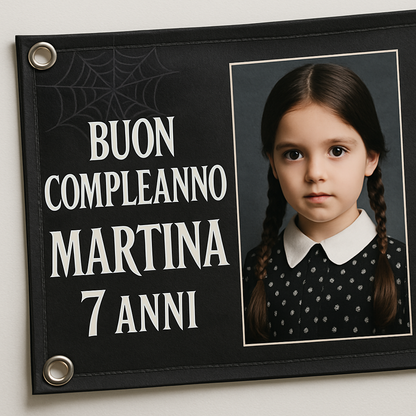 BANNER STRISCIONE compleanno - Mercoledì Addams - CON NOME foto ed età bimbo/a - 02 dettaglio personalizzazione