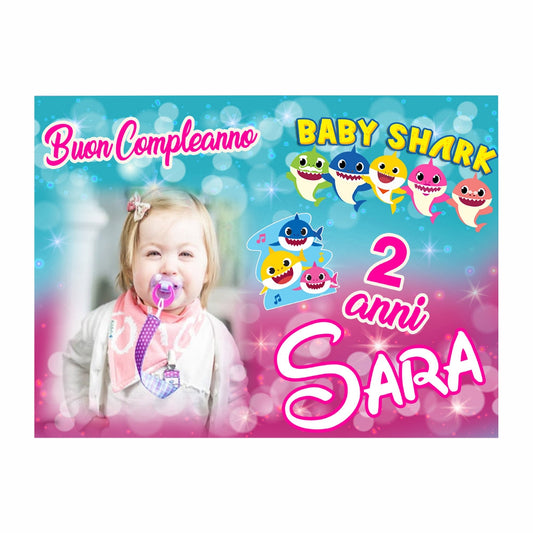 GLOBAL STRISCIONE FONDALE COMPLEANNO - Baby Shark - STRISCIONE PERSONALIZZATO IN CARTA O IN BANNER PVC ANCHE DA ESTERNO GARANZIA 5 ANNI