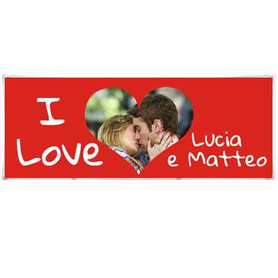 GLOBAL STRISCIONE FONDALE ANNIVERSARIO - INNAMORATI CON FOTO E NOMI PERSONALIZZATI - IN CARTA O IN BANNER PVC ANCHE DA ESTERNO GARANZIA 5 ANNI
