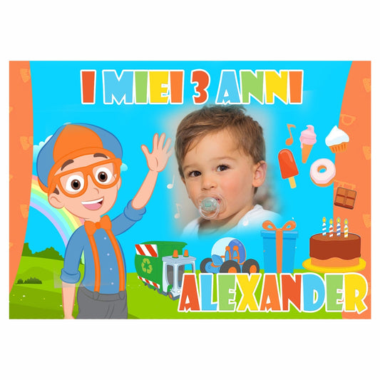 GLOBAL STRISCIONE FONDALE COMPLEANNO - Blippi mod 2 - STRISCIONE PERSONALIZZATO IN CARTA O IN BANNER PVC ANCHE DA ESTERNO GARANZIA 5 ANNI