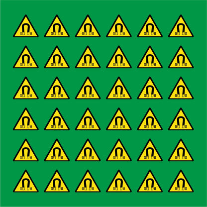 PACCO DA 6 KIT DI 6 ADESIVI TRIANGOLARI - PERICOLO CAMPO MAGNETICO - Pittogramma ISO 7010 Con Stampa Diretta U.V.