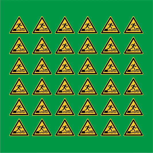 PACCO DA 6 KIT DI 6 ADESIVI TRIANGOLARI - Pericolo di caduta in acqua salendo o scendendo da una superficie galleggiante - Pittogramma ISO 7010 Con Stampa Diretta U.V.
