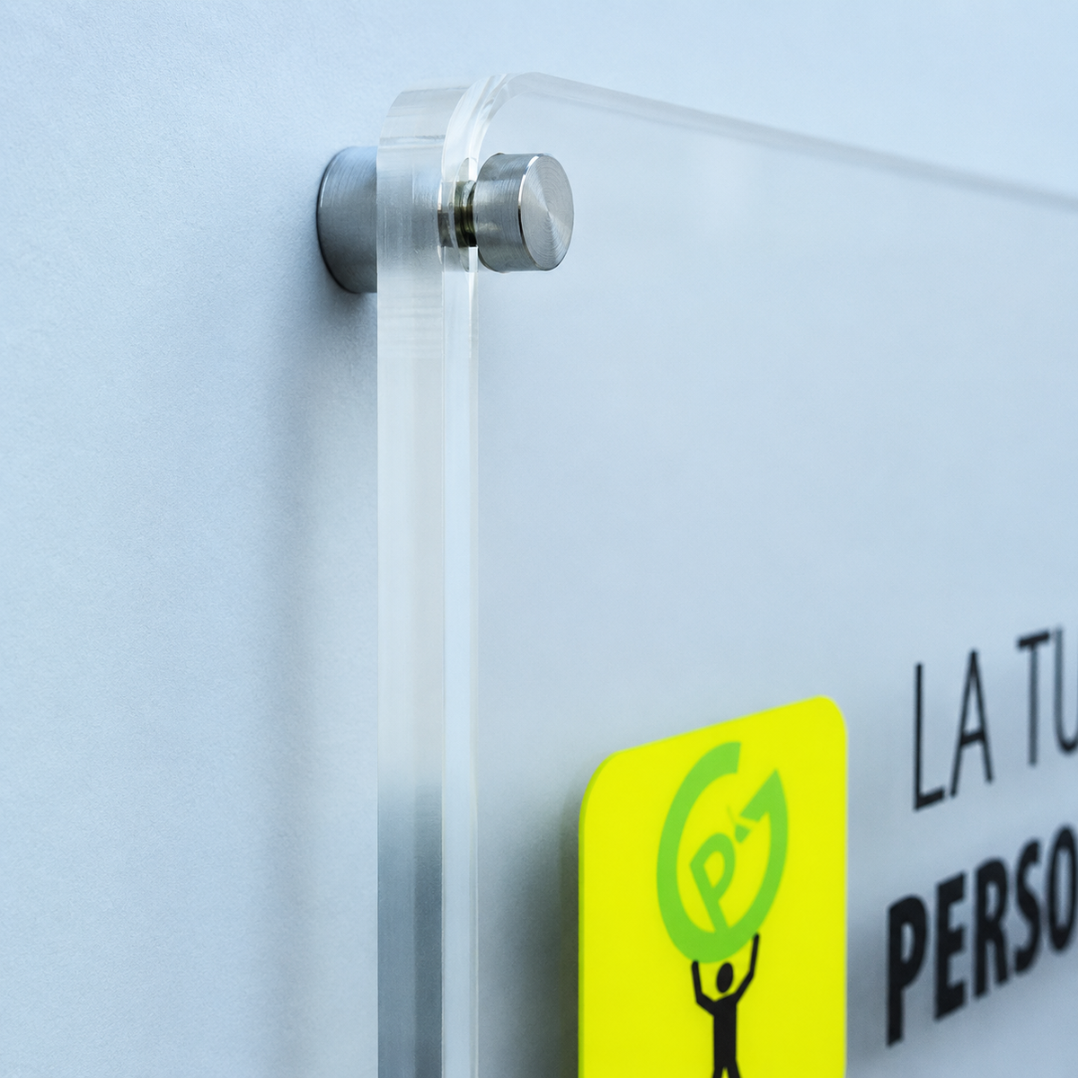 Dettaglio del bordo e del distanziale in acciaio inox