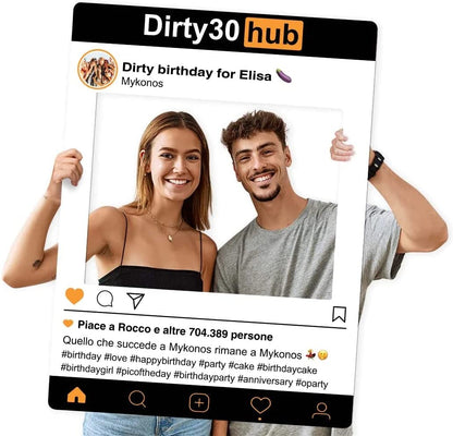 CORNICE COMPLEANNO PERSONALIZZABILE CON NOMI E DATA - FESTA HOT - CON STAMPA AD ALTA QUALITÁ